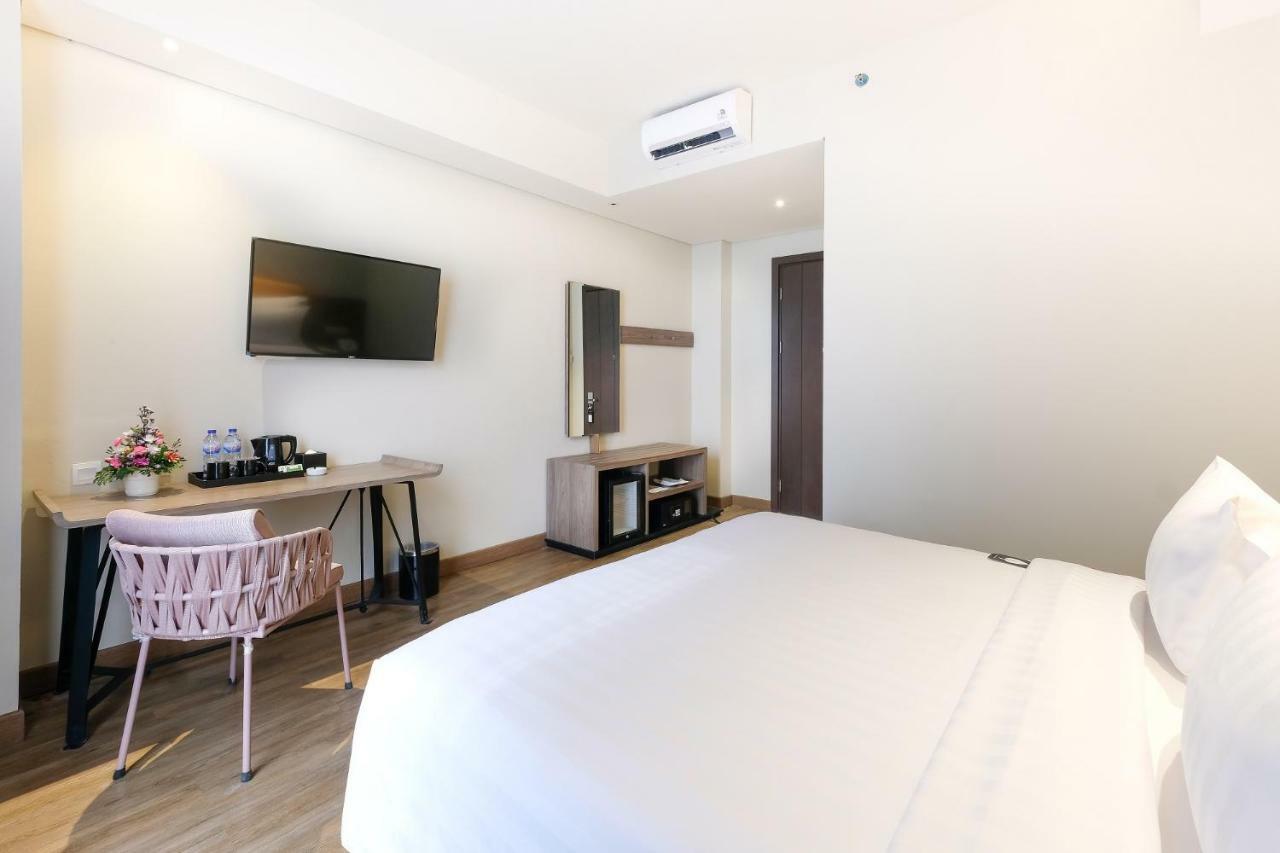 Luminor Hotel Jakarta Kota By Wh Экстерьер фото