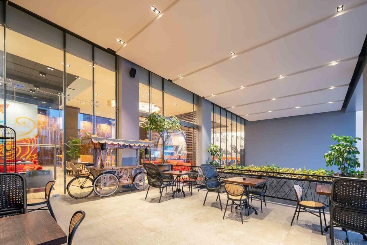 Luminor Hotel Jakarta Kota By Wh Экстерьер фото