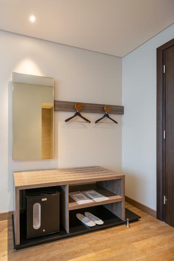 Luminor Hotel Jakarta Kota By Wh Экстерьер фото