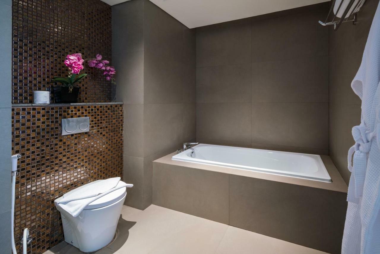 Luminor Hotel Jakarta Kota By Wh Экстерьер фото