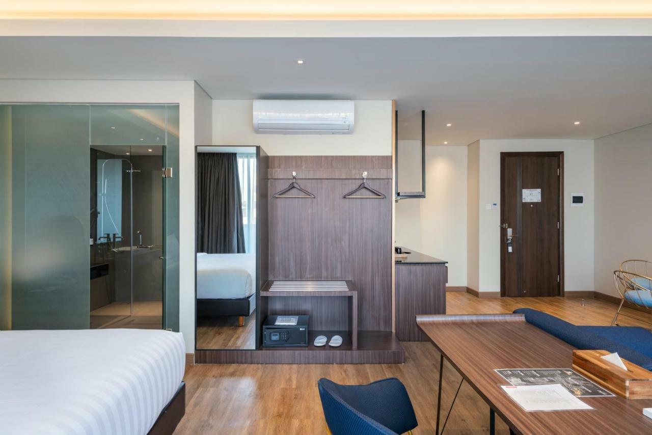 Luminor Hotel Jakarta Kota By Wh Экстерьер фото
